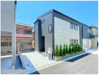 自慢の2階建て　吹抜けあり♪